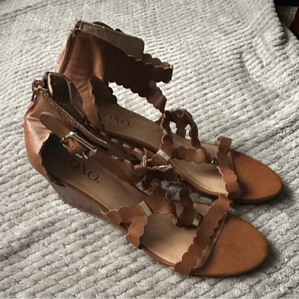 🎄 XOXO Women’s Zip up Wedge Sandals